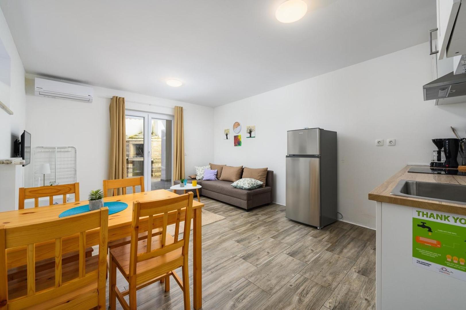 Center House With Apartments Umag Zewnętrze zdjęcie
